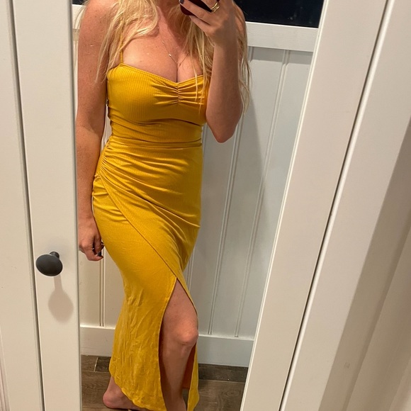 Reformation Formosa dress *discontinued color* - Picture 2 of 3